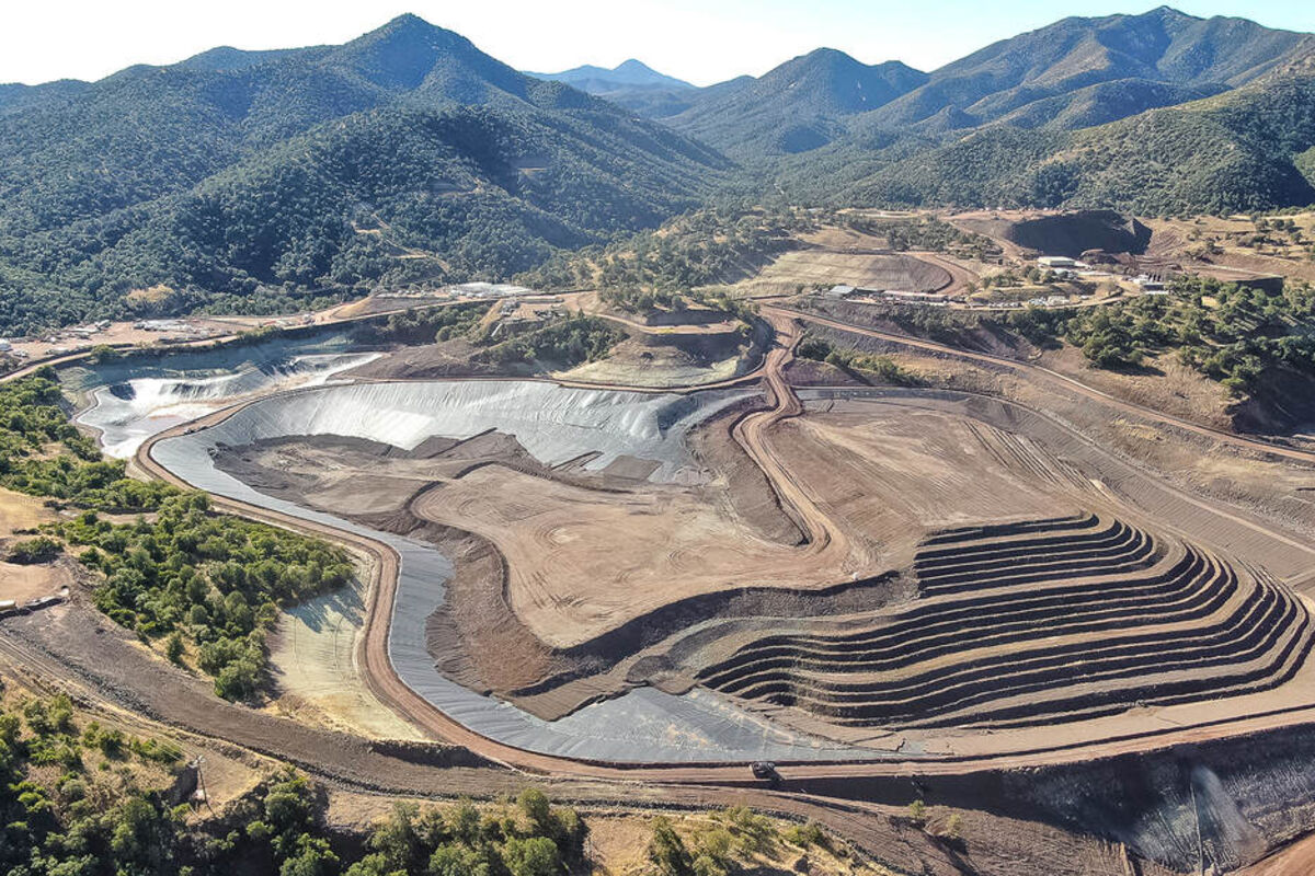 An aerial view of tailing being stacked in a lined pit at the Hermosa project.