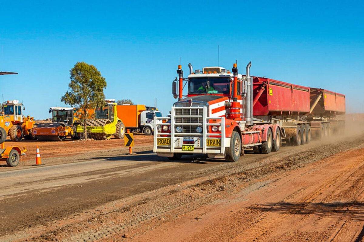 Pilbara iron mining bulk tonnage autonomous haulage convoy