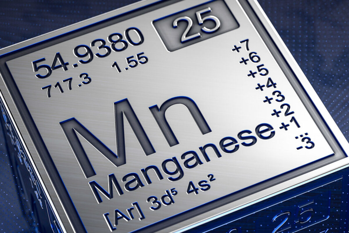 Manganese%2C%2025th%20element%20on%20the%20periodic%20table%2C%20is%20used%20in%20alloys%20and%20batteries%2E