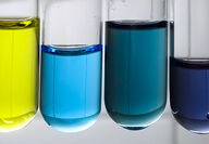 Vanadium colors aqueous solution for flow redox rechargeable batteries