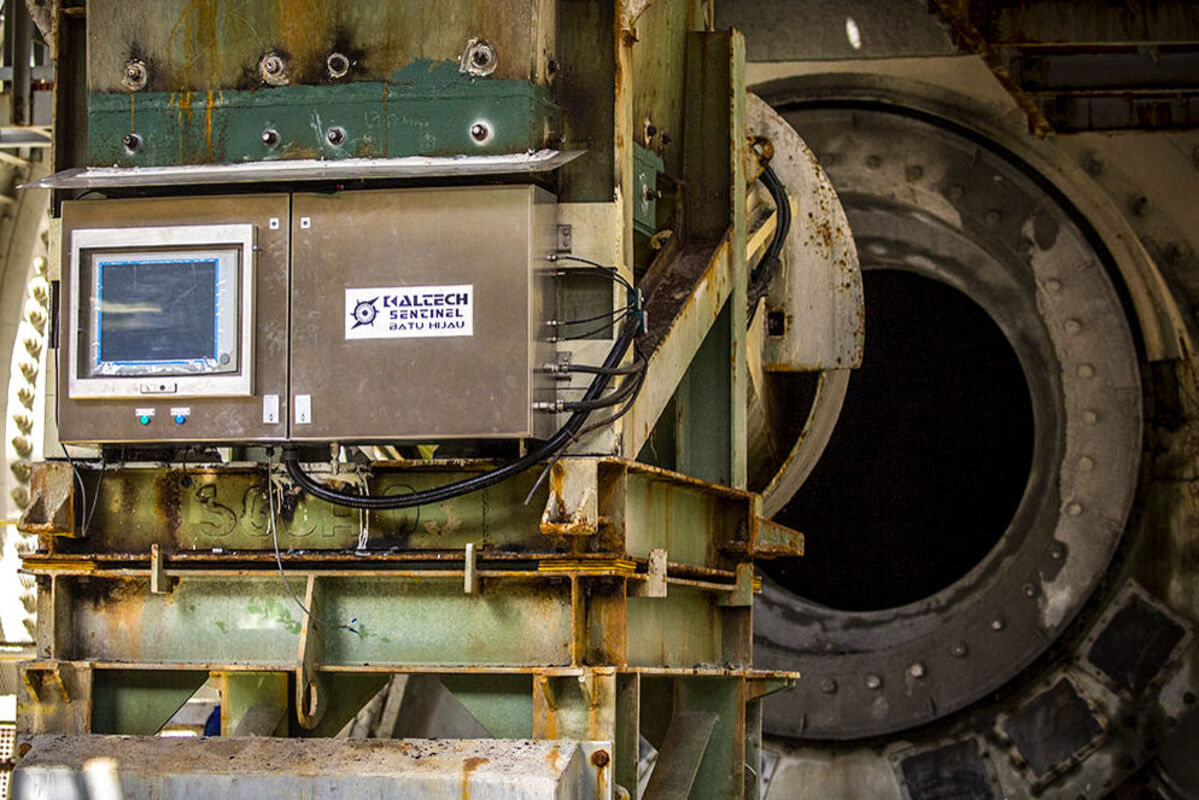 Kaltech Sentinel Camera Unit provides view inside gold mining SAG mill