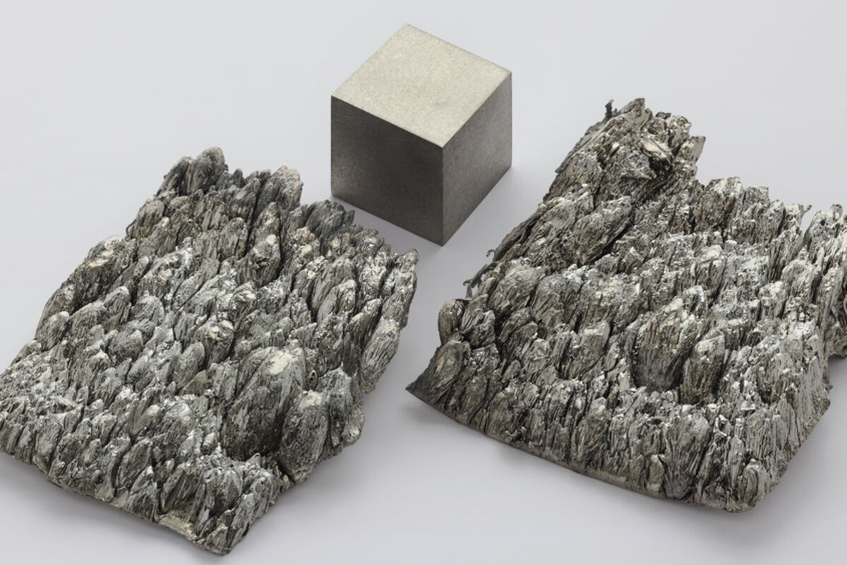 High%2Dpurity%20scandium%20dendrite%20crystals%20next%20to%20one%2Dcentimeter%20cube%2E