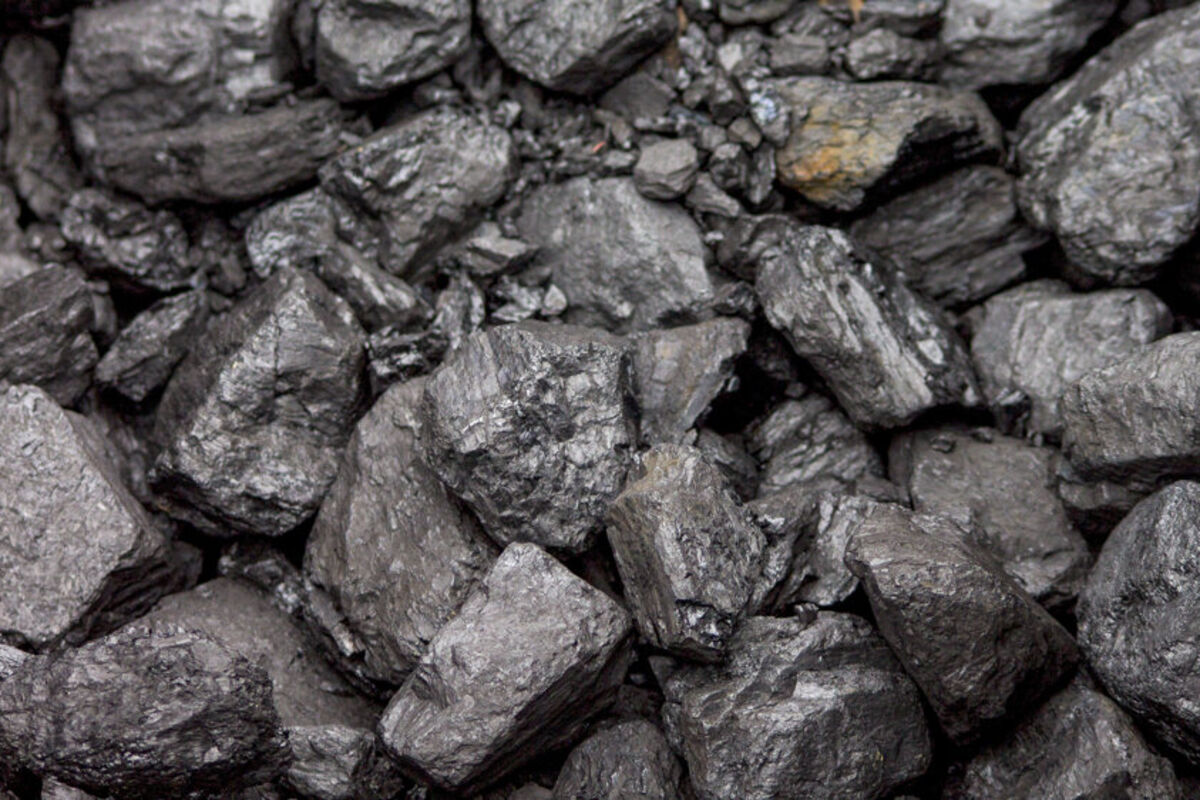 A%20pile%20of%20bituminous%20coal%2C%20which%20powered%20the%20old%20world%20before%20oil%2E