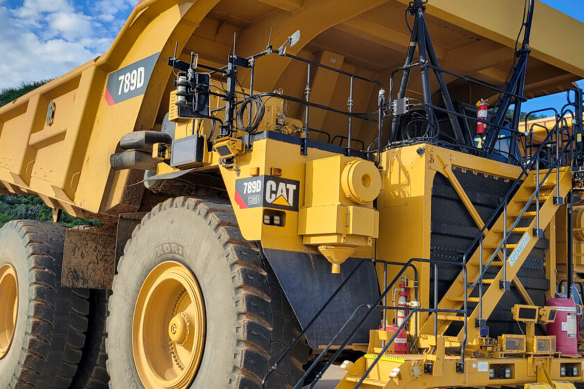 Caterpillar%20789D%20haul%20truck%20used%20to%20test%20Rajant%E2%80%99s%20wireless%20technology%2E