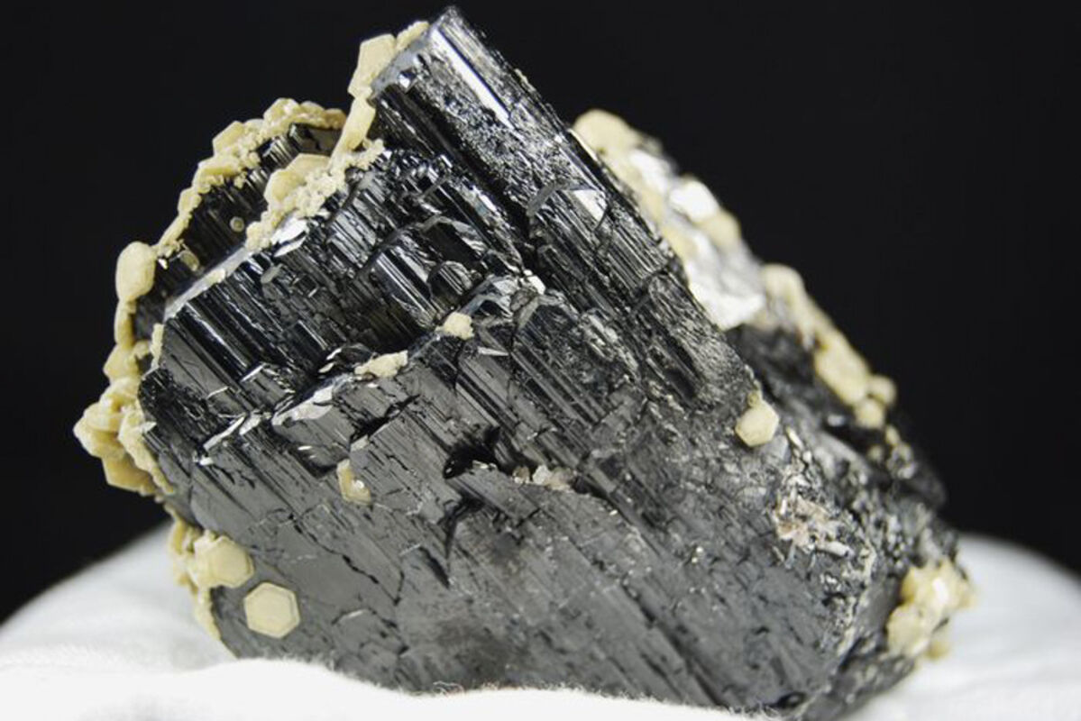 A piece of raw wolframite, the other name for tungsten.