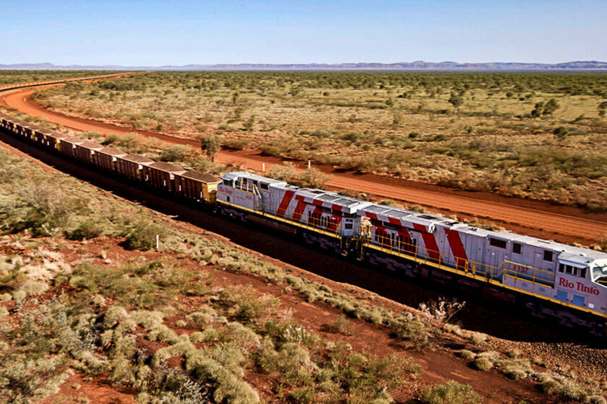 Rio Tinto Australia Wabtec electric train FLXdrive battery locomotive Pilbara